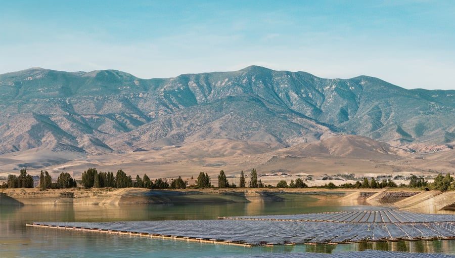China Connects World's First Gigawatt Offshore Solar Power Plant to the Grid