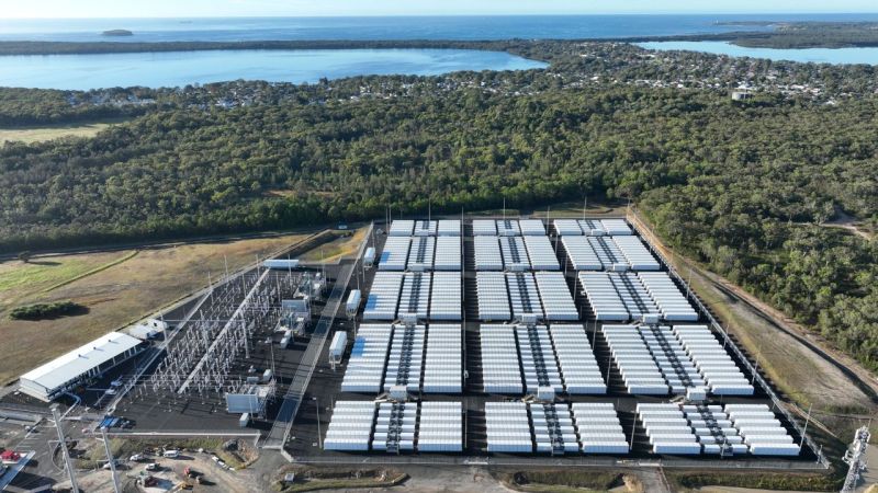 The World's Most Powerful Battery Begins Operating in Australia