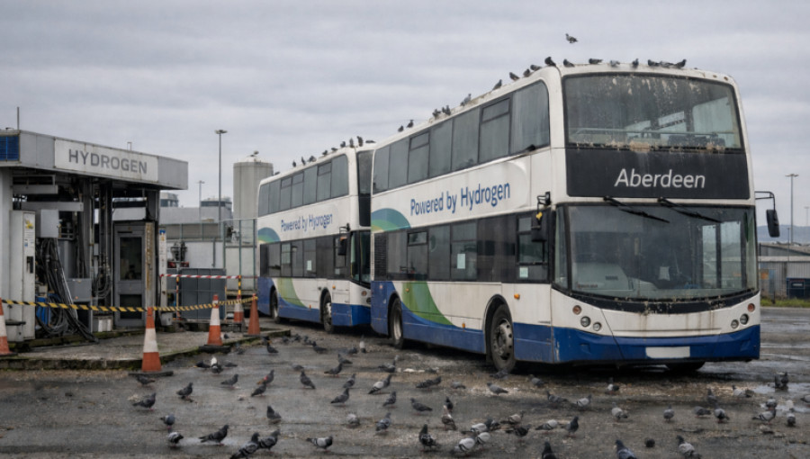 Aberdeen Scraps Hydrogen Bus Fleet For Electric Transition