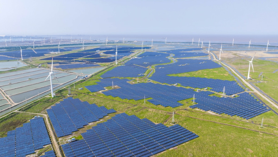 China's Renewable Surge: Solar and Wind Set Records