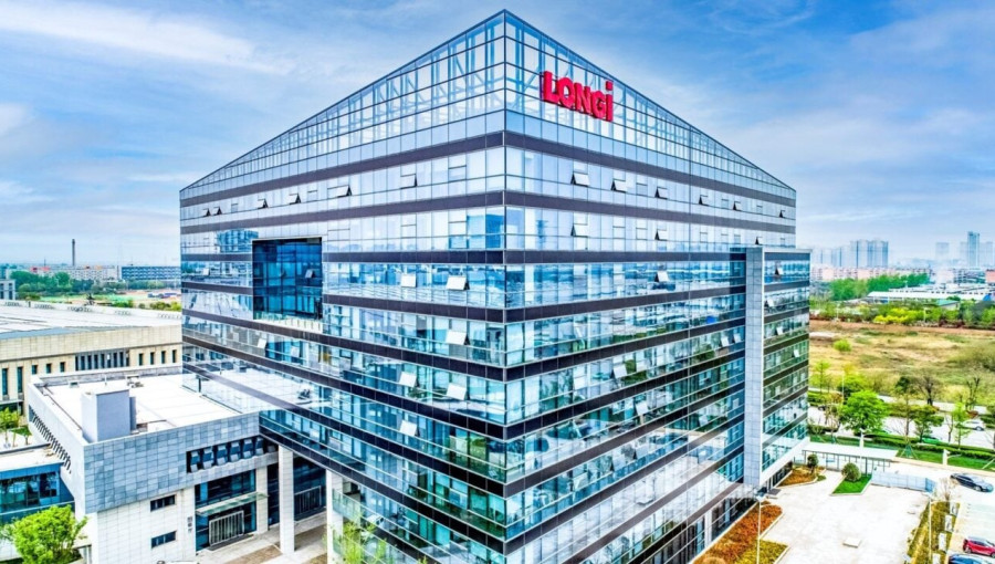 China's Solar Giants Face Major Losses in 2025