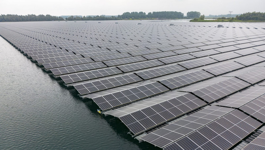 Floatovoltaics: Merging Energy Efficiency with Ecosystem Conservation