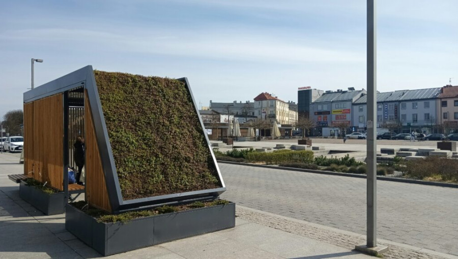 Living Bus Shelters Transform Cities Into Ecological Hubs