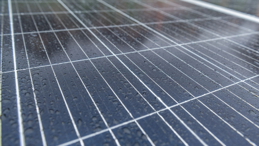 New Hybrid Solar Cells Generate Electricity From Raindrops