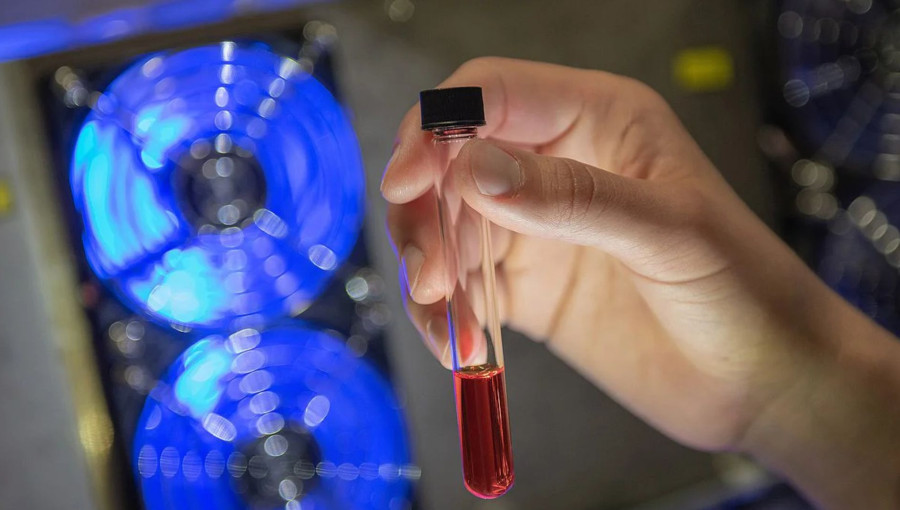 New Solar Battery Stores Energy As Green Hydrogen