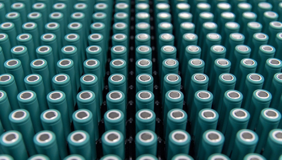 New Solid State Battery Breakthrough Achieves Record Energy Density