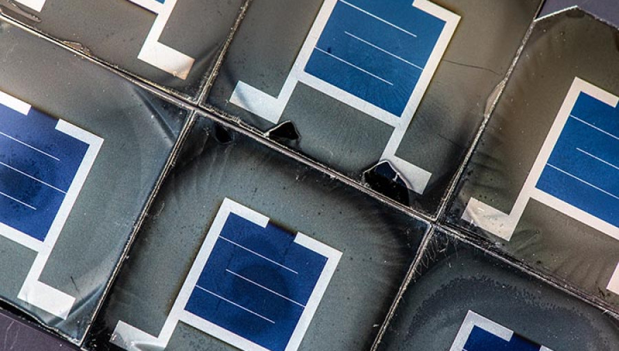 New Spectroscopy Method Boosts Perovskite Solar Cell Manufacturing Consistency