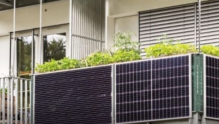 1.5 Million Germans Generate Solar Energy on Their Balconies
