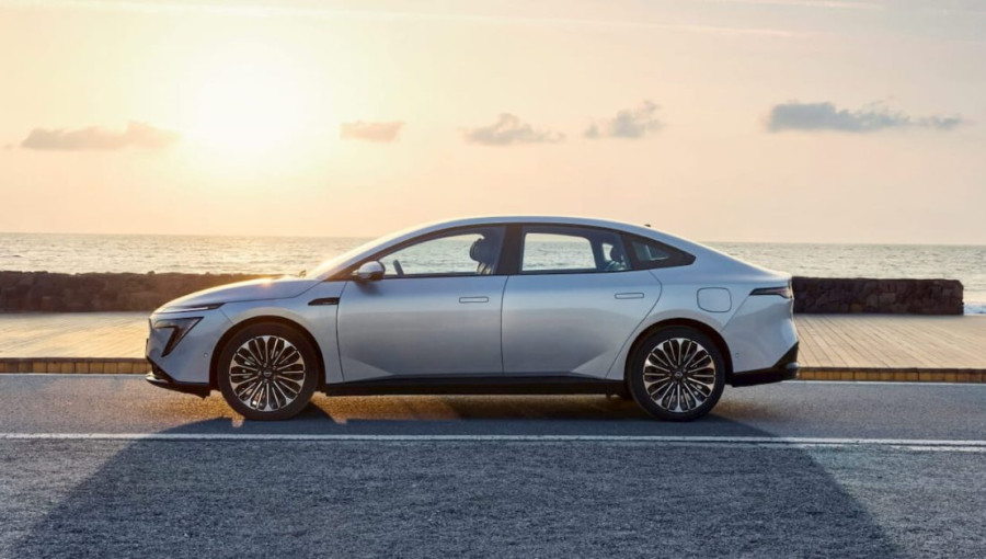 Nissan Pioneers All-Solid-State EV Battery Revolution