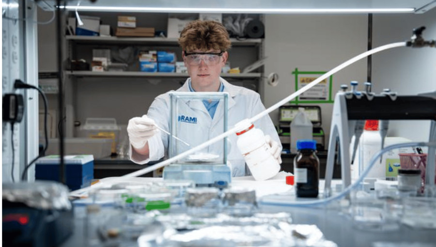 Rice University Pioneers Rapid Water Based Battery Recycling