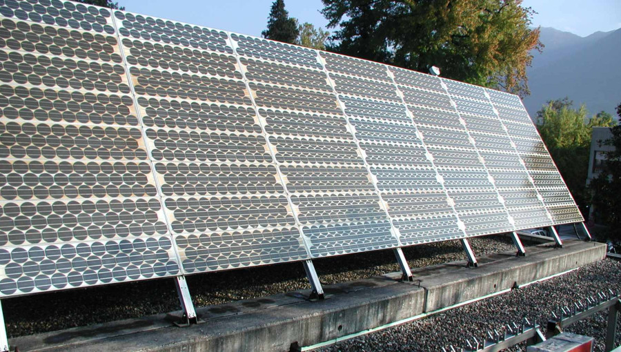 Solar Panels Maintain High Efficiency After Three Decades