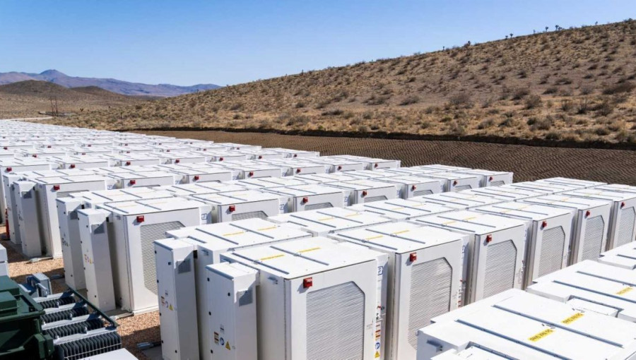 US Energy Storage Hits Record Growth Driven By AI