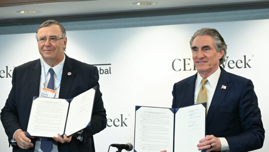 US Interior Refunds Billion To Cancel Offshore Wind